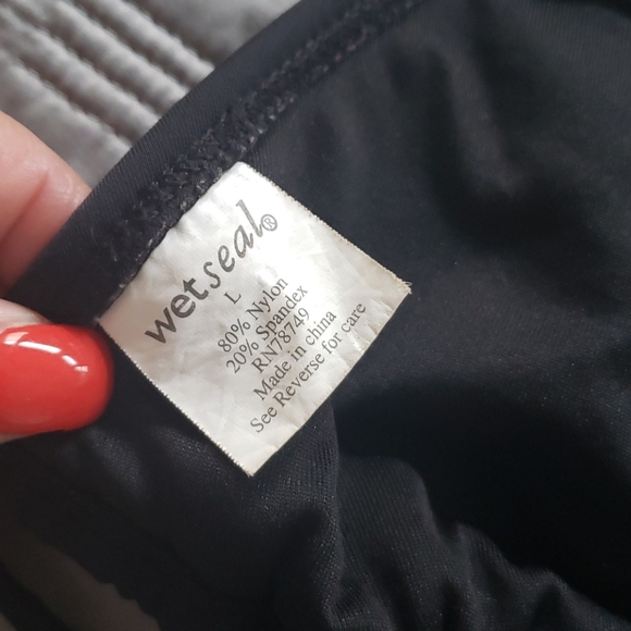 Bathing suit - Picture 2 of 3